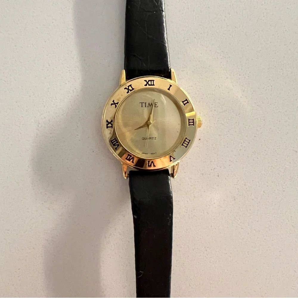 VINTAGE WATCH 90s Roman Numerals Gold-tone Bezel Leather Band Unisex Business